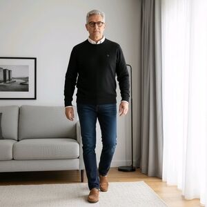 Chaps Mens Black Crew Neck. Size M